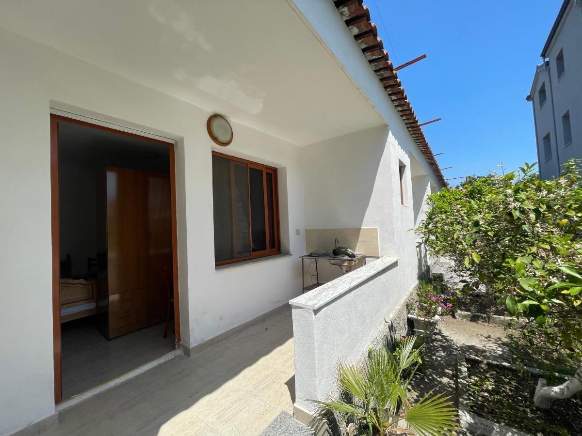 Vila Cano Hotel Durrës Eksteriør billede