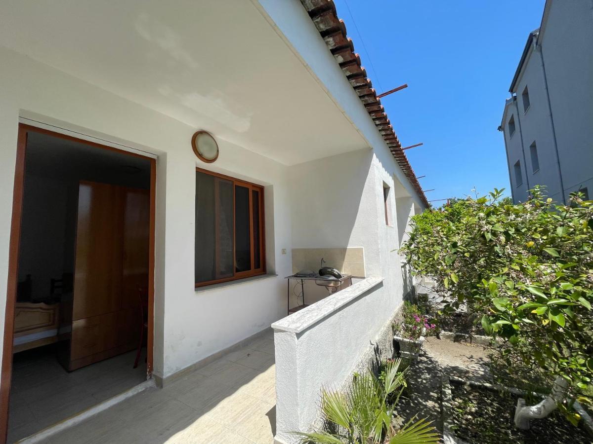 Vila Cano Hotel Durrës Eksteriør billede