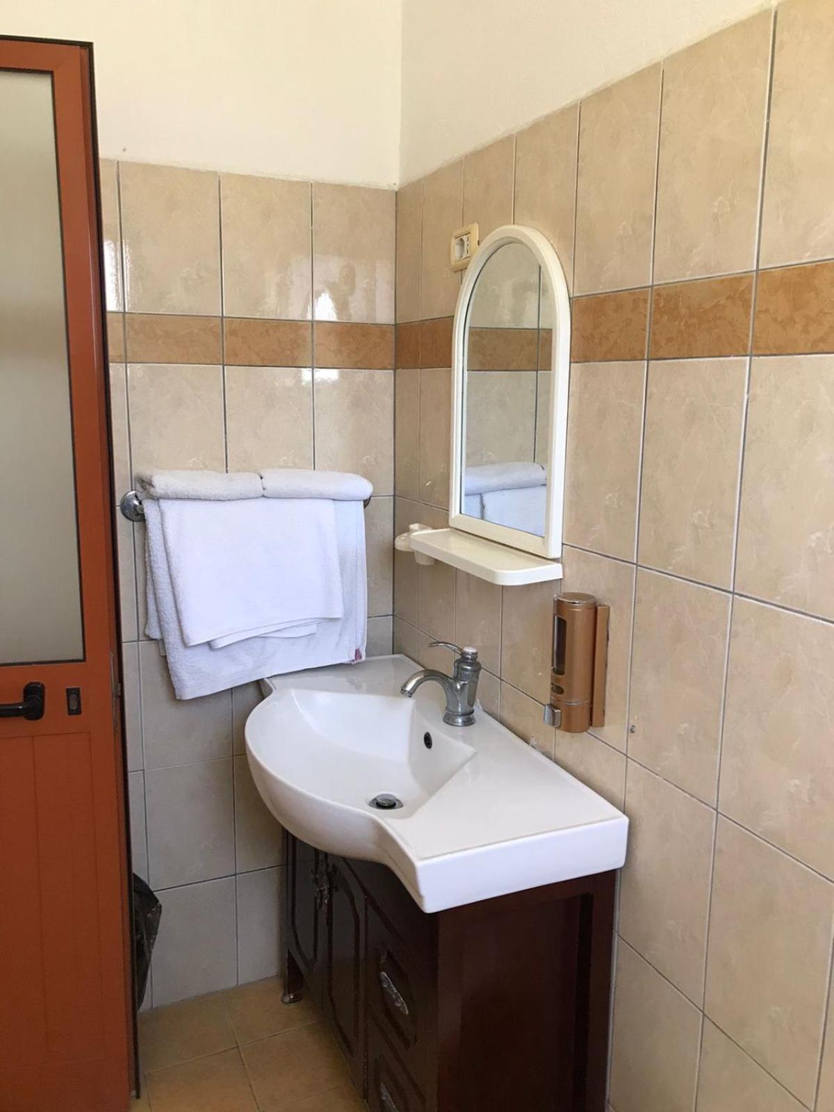 Vila Cano Hotel Durrës Eksteriør billede