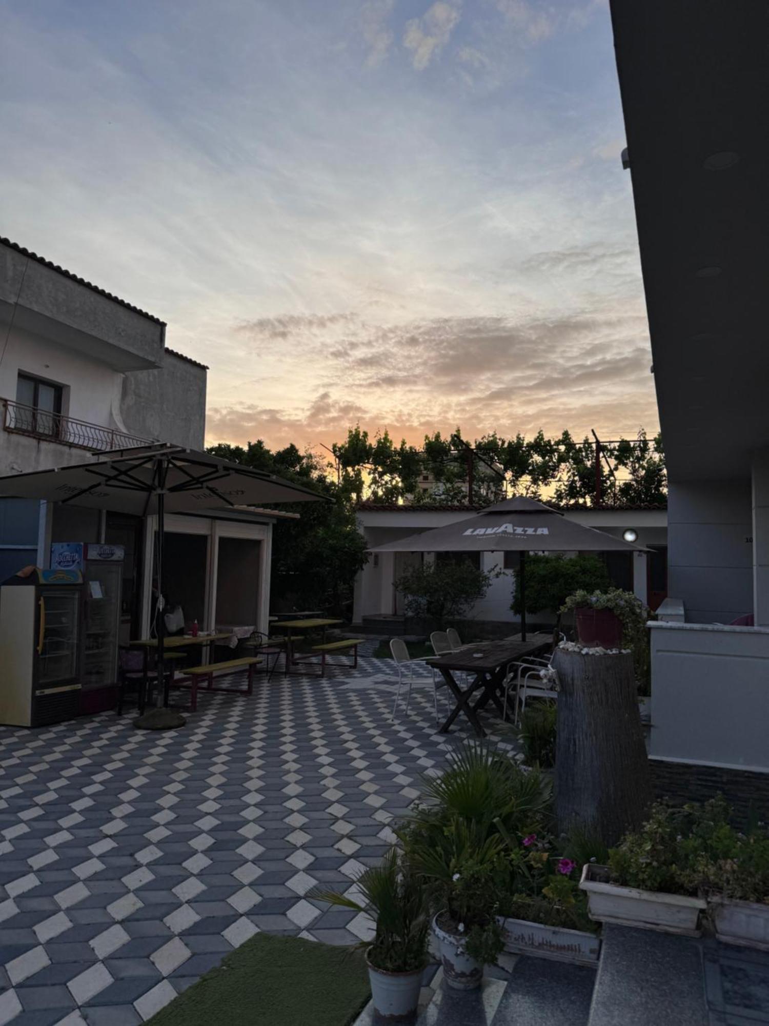Vila Cano Hotel Durrës Eksteriør billede