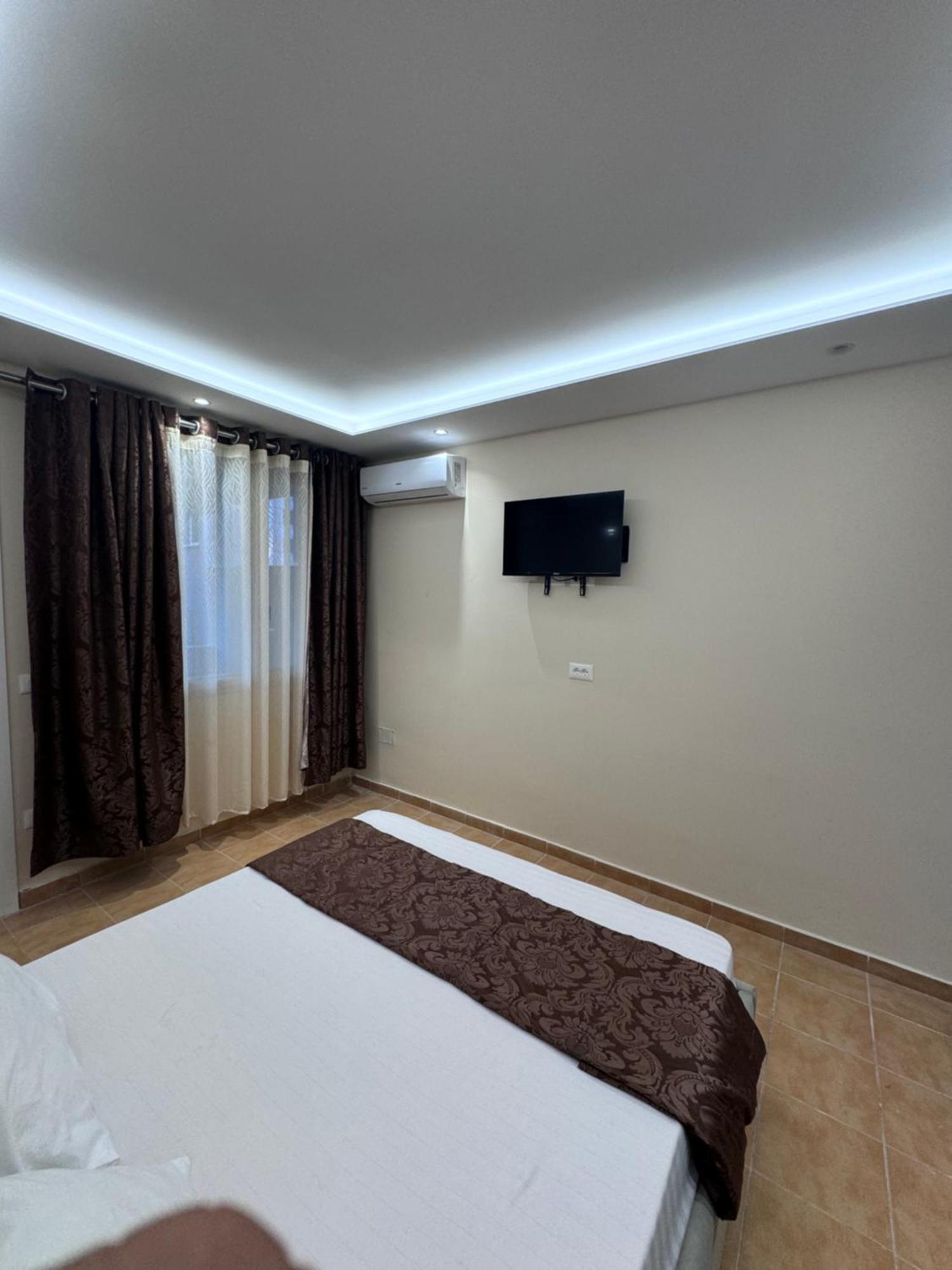 Vila Cano Hotel Durrës Eksteriør billede